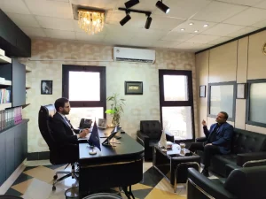 جلسه مشاوره با مدیریت مجموعه تابلوهای نفیس گل نرگس - مکعب