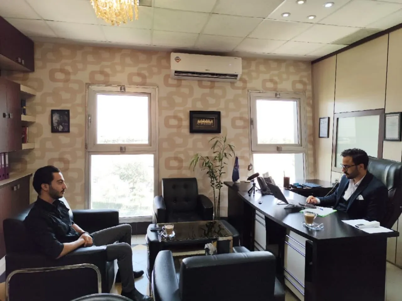 جلسه مشاوره با عضو هیات مدیره تولیدی مبل توس کیمیای شرق - مکعب