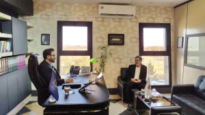 جلسه مشاوره مدیریت با مدیرعامل و مدیر فروشگاه زعفران ثناگو - مکعب