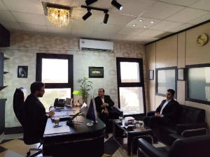 جلسه مشاوره با مدیرعامل شرکت های رادین طیف نگار صنعت و اندیشه سازان - مکعب