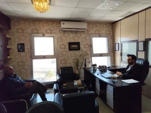 جلسه مشاوره با مدیرعامل شرکت تهویه مطبوع مروارید سناباد جناب آقای عباسعلی شایان - مکعب